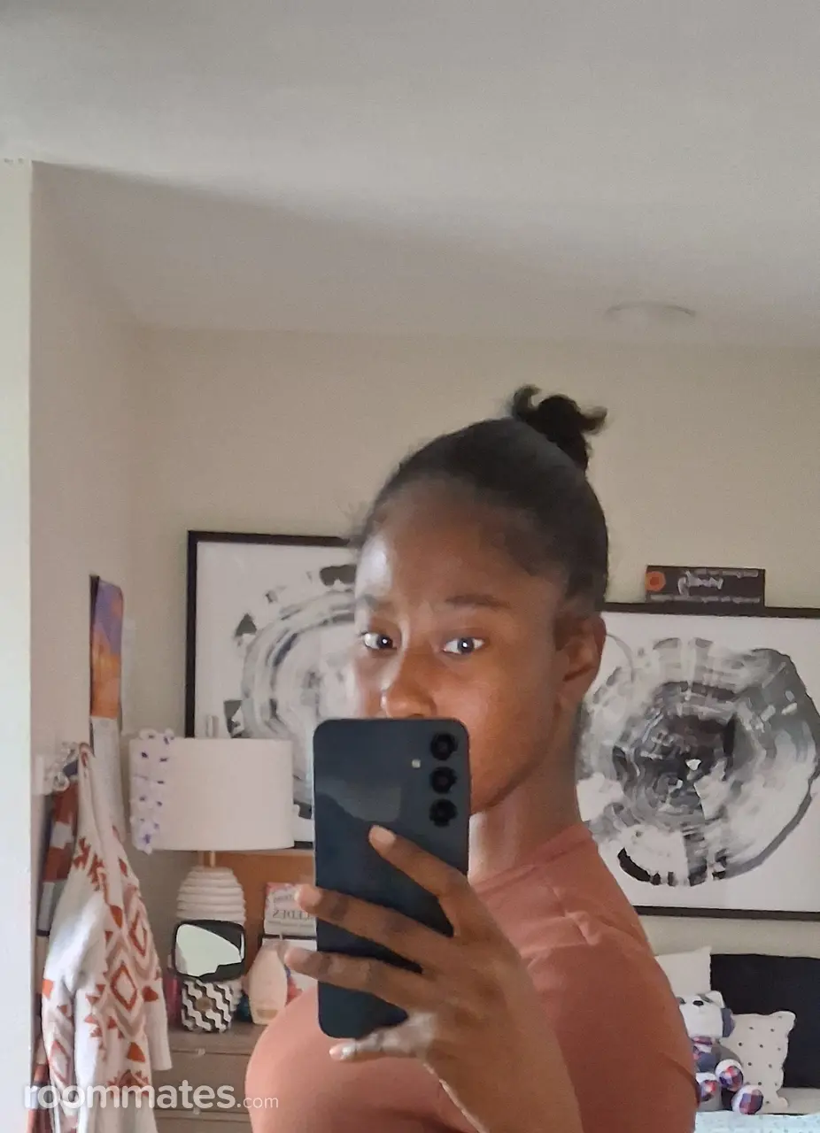 Profile photo 4 of 4