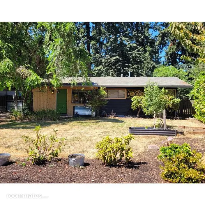 Room for rent in Portland, OR $1350, house
