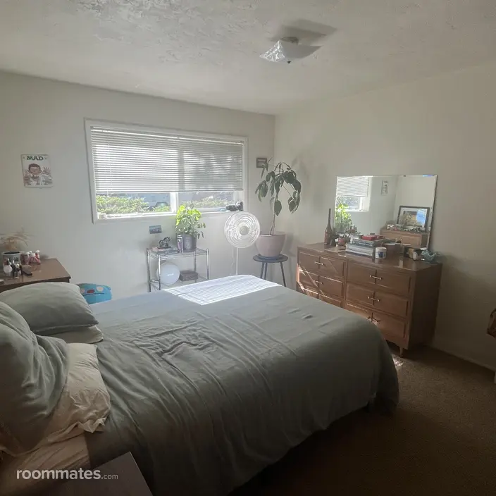 Room for rent in Eugene, OR $695, house