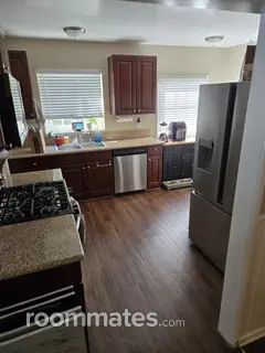 Room for rent in Reseda, CA $1600, house