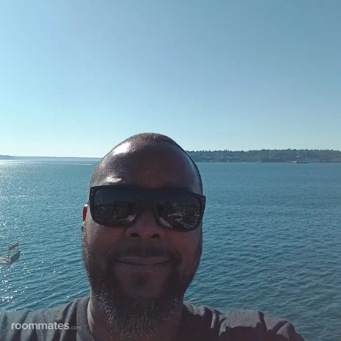 Roommate looking Tacoma, WA, $1000