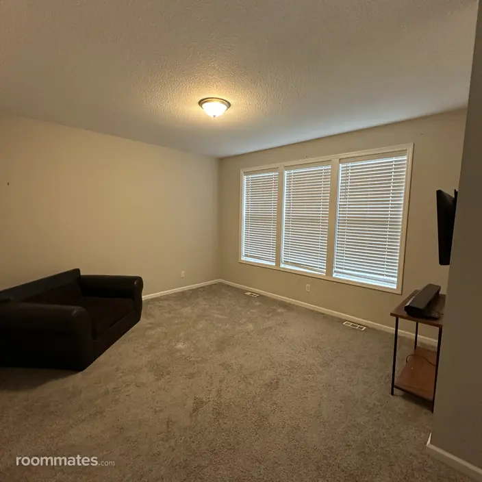 Room for rent in Maple Grove, MN $1100, house