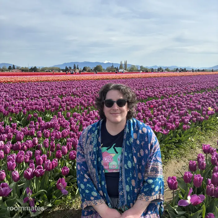 Roommate looking Seattle, WA, $1100