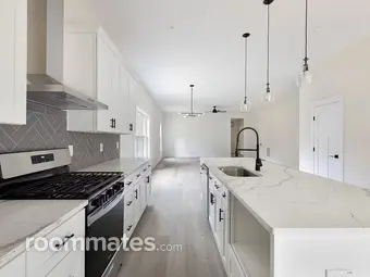 Room for rent in Durham, NC $700, house