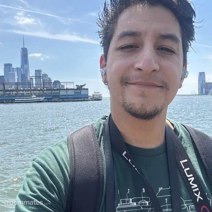Roommate looking Jersey City NJ, $1000