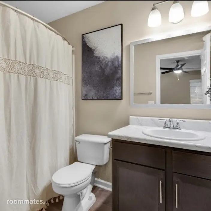 Room for rent in Pensacola, FL $800, apartment