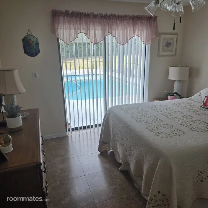 Room for rent in Spring Hill, FL $700, house