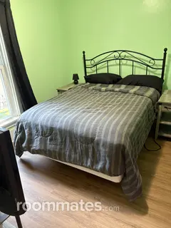 Room for rent in Elgin, IL $700, house