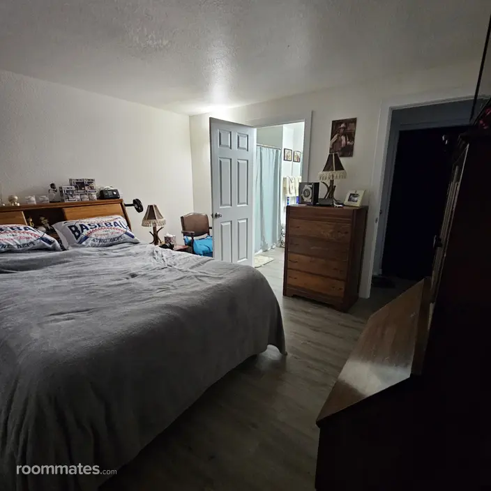 Room for rent in Lynnwood, WA $1200, condo