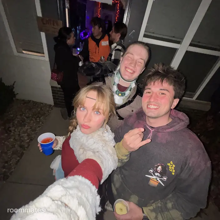 Roommate looking Whitestown, IN, $800