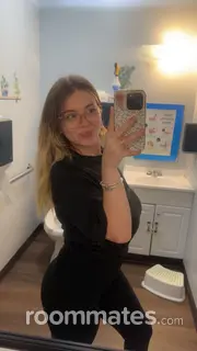 Roommate looking Plainville, MA, $1000