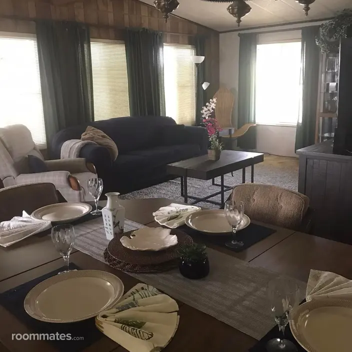 Room for rent in Sacramento, CA $550, house