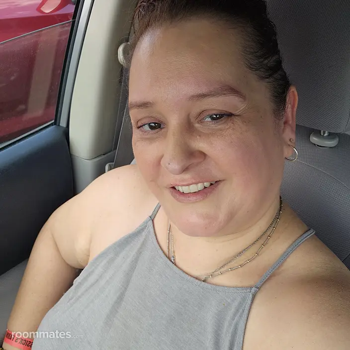 Roommate looking St. Charles, IL, $2000