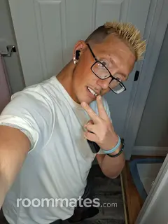Roommate looking Worcester, MA, $2000