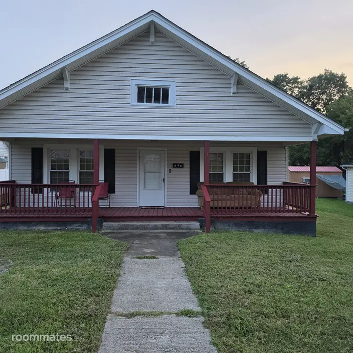 Room for rent in Burlington, NC $725, house