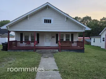 Room for rent in Burlington, NC $725, house