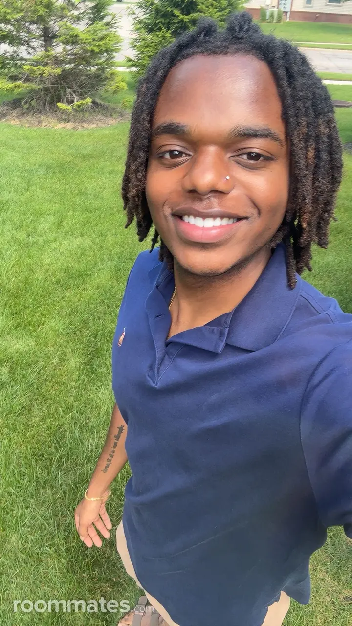 Profile photo 3 of 4