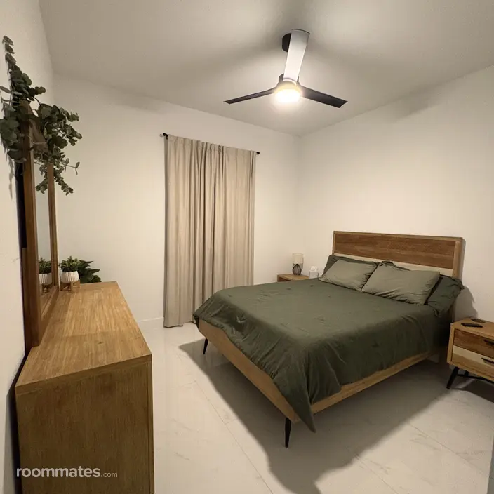 Room for rent in Lehigh Acres, FL $1200, house