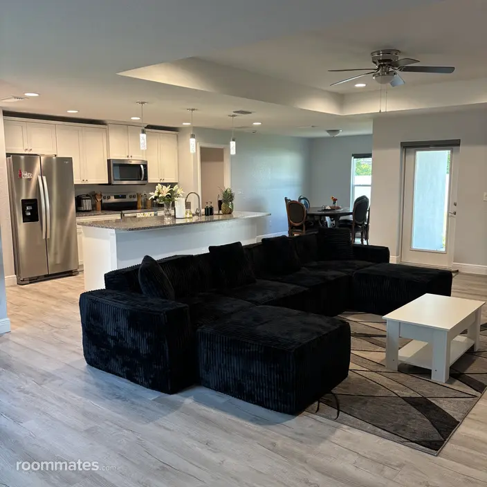 Room for rent in Palm Bay, FL $900, house