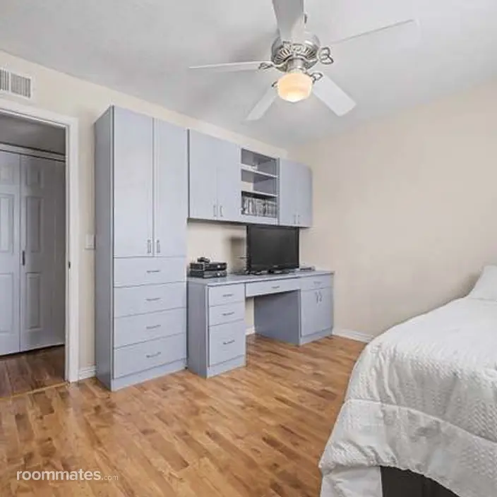Room for rent in Mesa, AZ $900, house