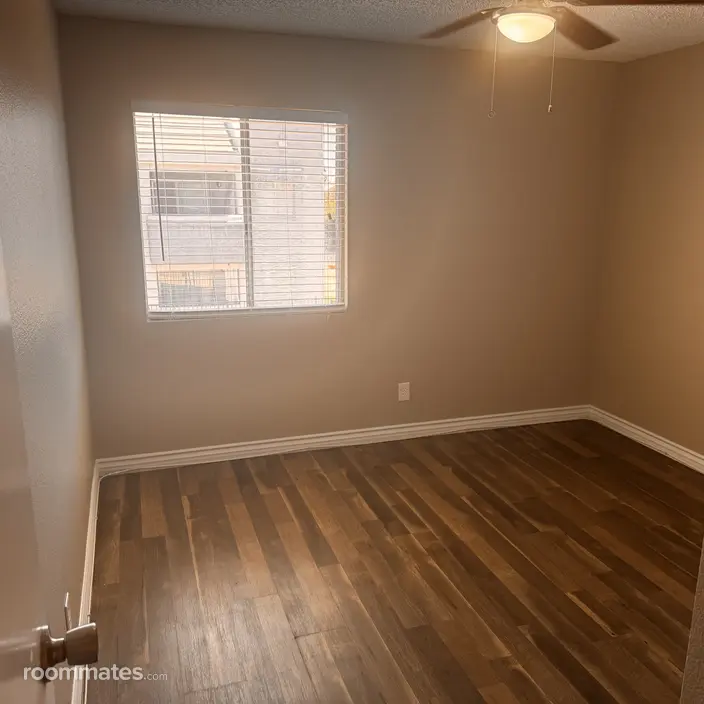 Room for rent in Phoenix, AZ $800, condo