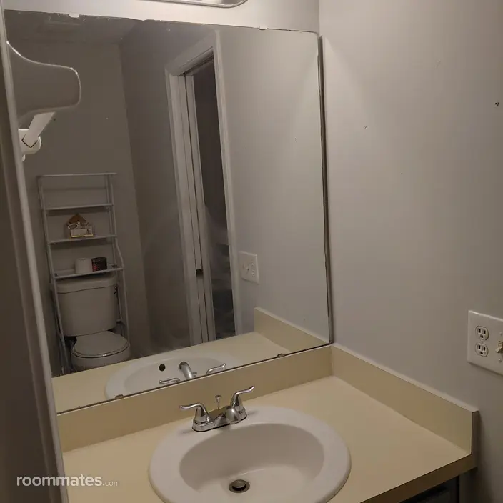 Room for rent in Jacksonville, FL $675, townhouse