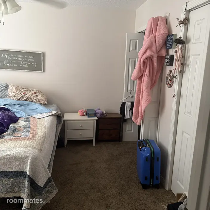 Room for rent in Fruitland Park, FL $725, house