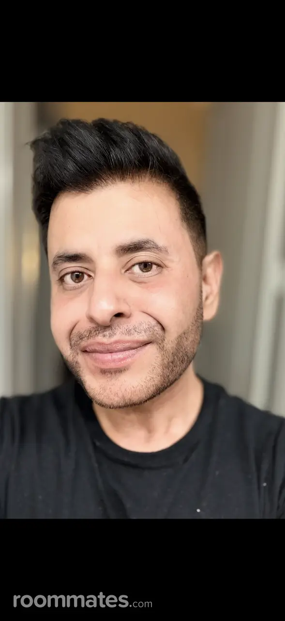 Profile photo 4 of 4
