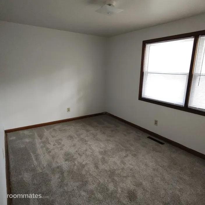 Room for rent in Columbus, OH $800, townhouse