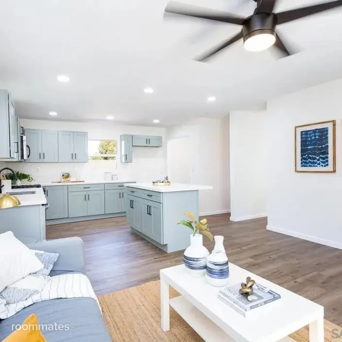 Room for rent in San Diego, CA $1400, house