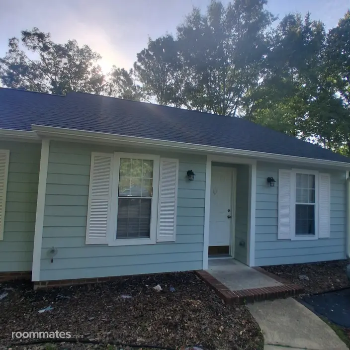 Room for rent in Chapel Hill, NC $1000, house