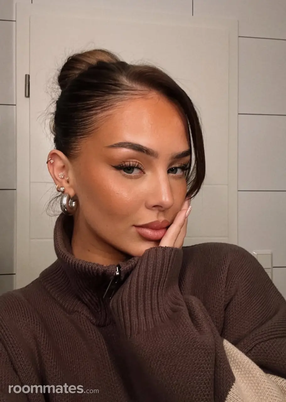 Profile photo 4 of 4