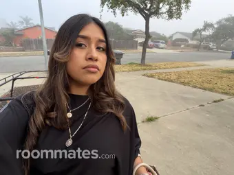 Roommate looking Salinas CA, $700