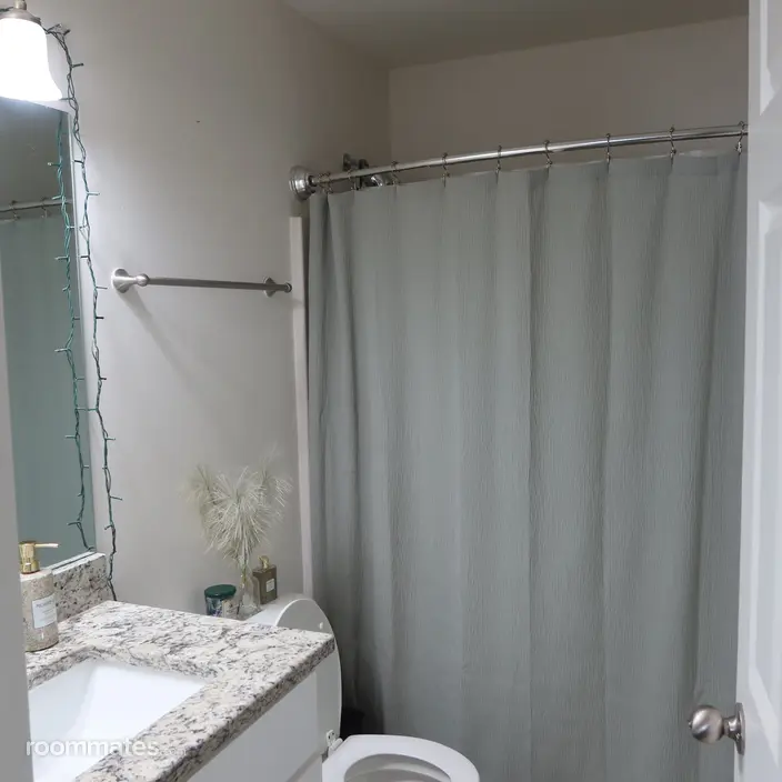 Room for rent in Lexington, KY $860, house