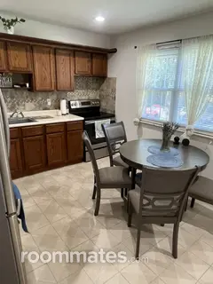 Room for rent in Bristol, CT $800, condo