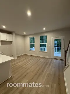 Room for rent in Newark, DE $850, house