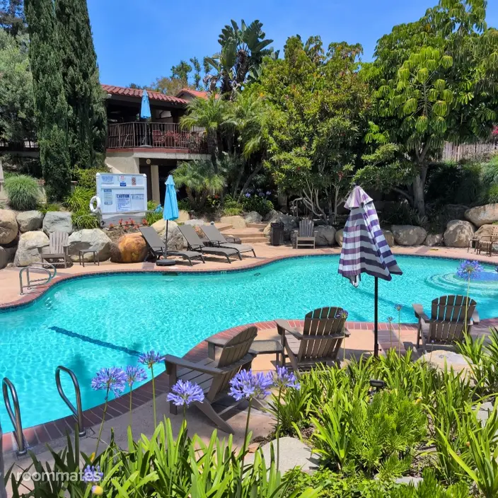 Room for rent in Long Beach, CA $1730, condo