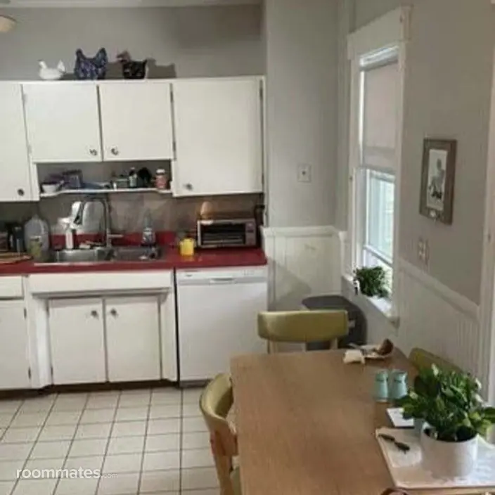 Room for rent in Attleboro, MA $975, apartment