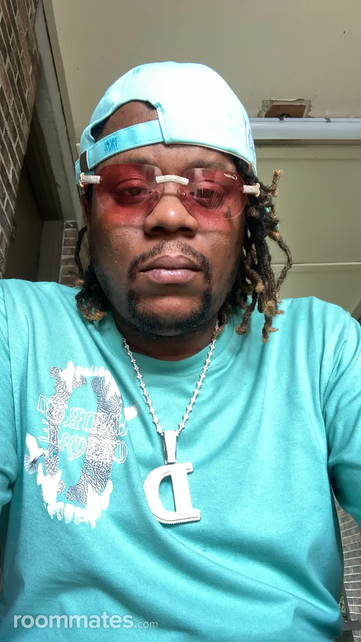 Profile photo 2 of 4