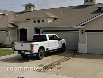 Room for rent in College Station, TX $800, townhouse