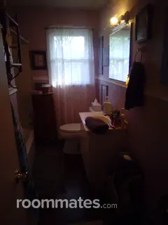Room for rent in Newport News, VA $800, house