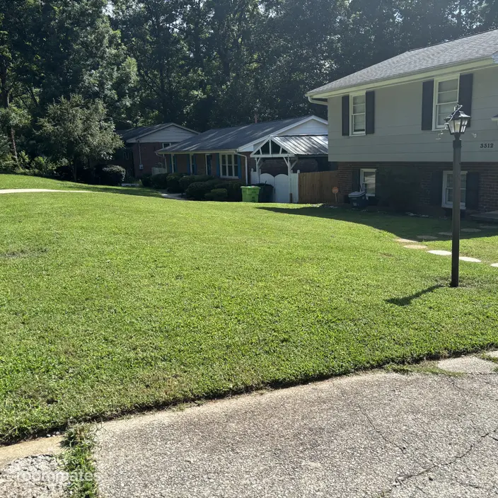 Room for rent in Raleigh, NC $1000, house