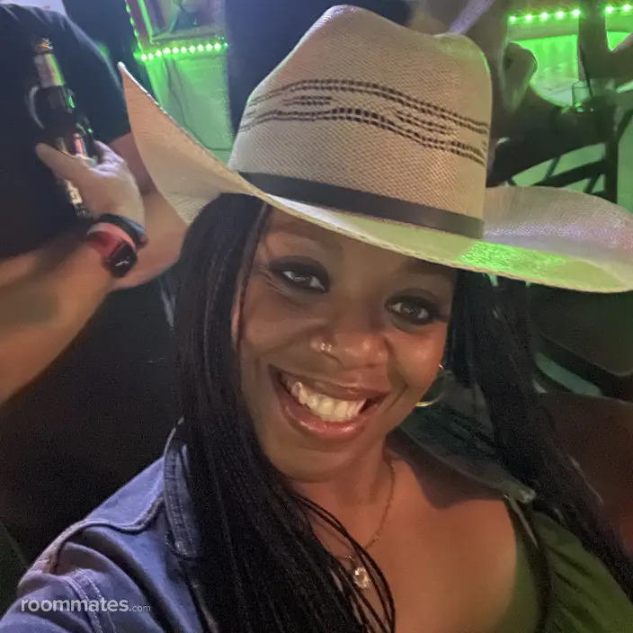 Roommate looking Silver Spring, MD, $1000