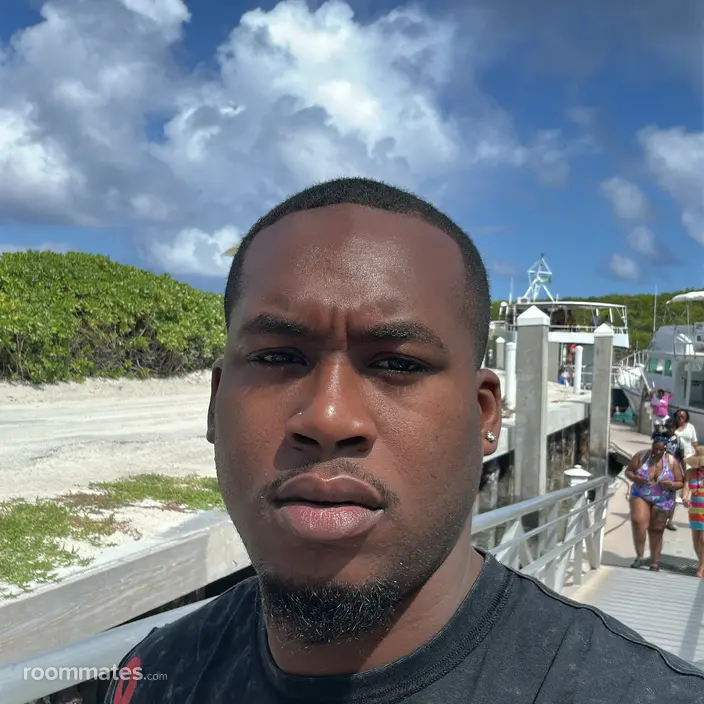 Roommate looking Miami, FL, $1100