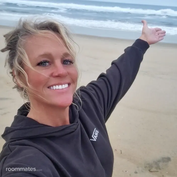 Roommate looking Huntington Beach, CA, $1500