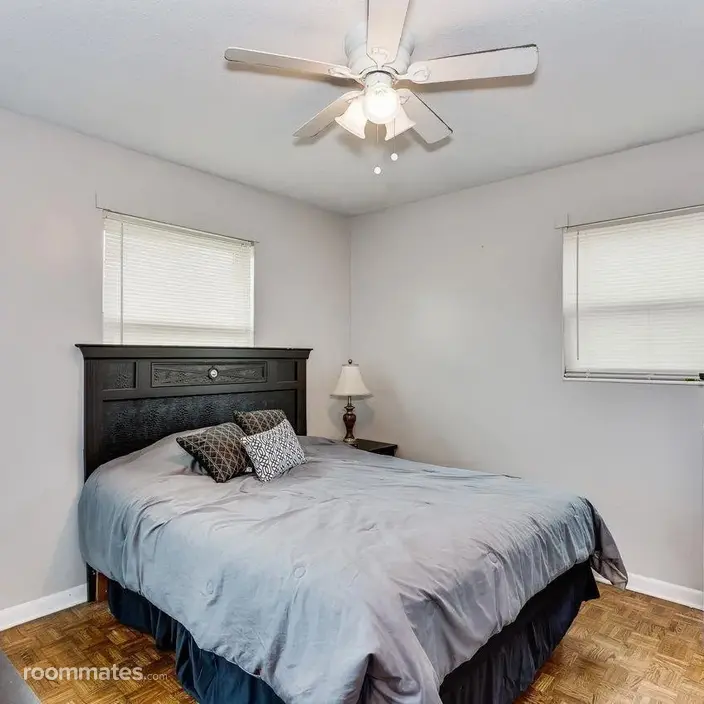 Room for rent in Pensacola, FL $600, house
