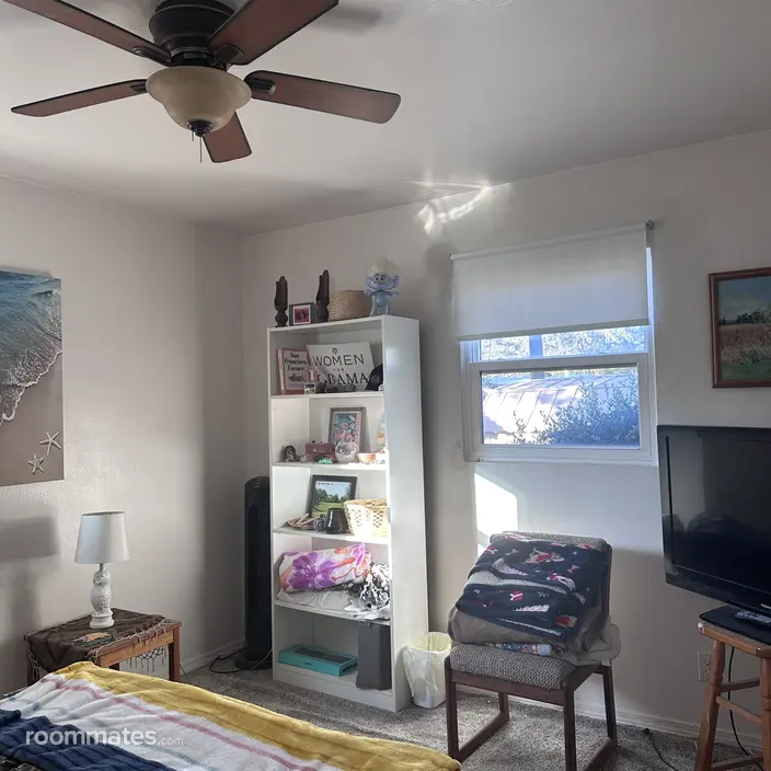 Room for rent in Albuquerque, NM $650, house