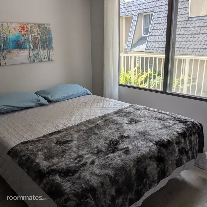 Room for rent in Kirkland, WA $1000, condo
