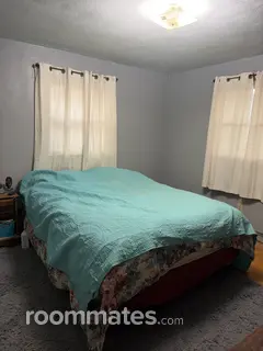 Room for rent in Anderson, IN $750, house