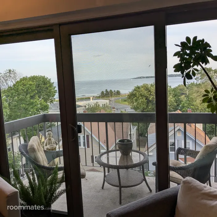 Room for rent in Lynn, MA $1500, condo